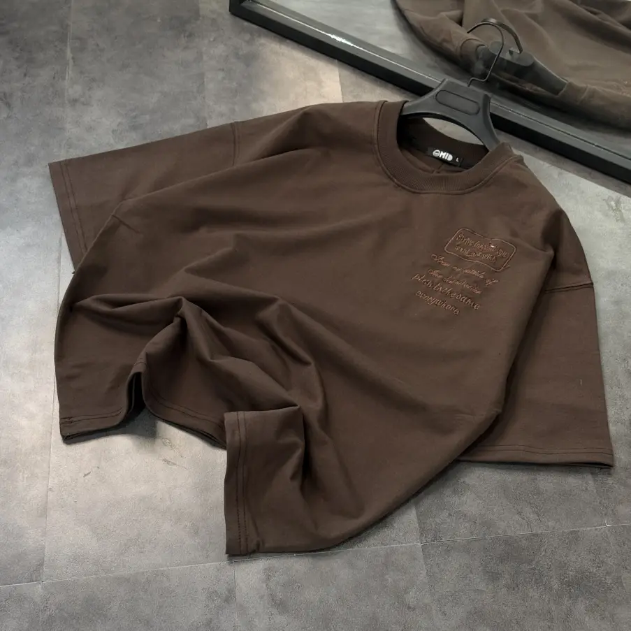 تیشرت باکسی گلدوزی مینیمال - تصویر 1